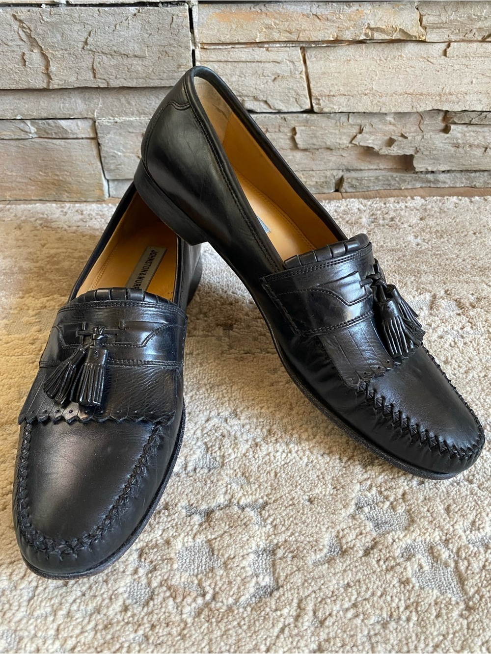 Johnston and Murphy Wing Tip Black Leather Tassel Loafers Dress Sboes Slip On